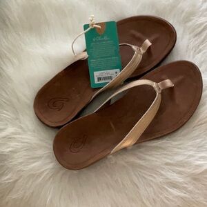 OluKai NWT Brown and Cream Sandals